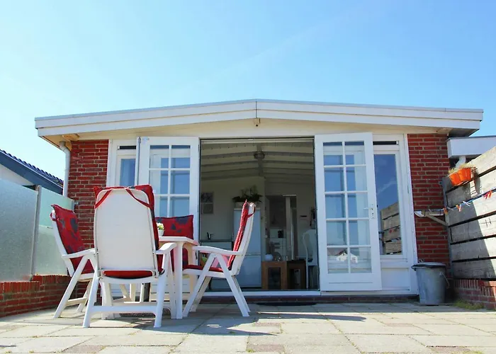 Cosy Vacation Home Near The Beach